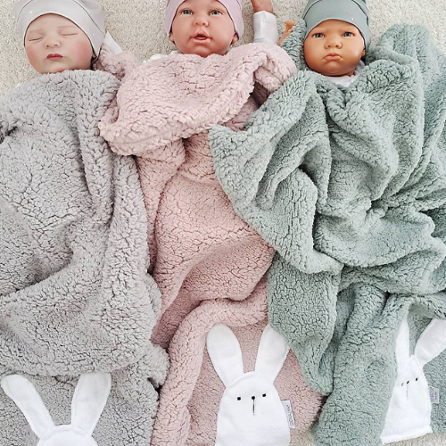 Hrejivé deky na zimu, zateplené, barančekové, s mackom, zajkom, do mrazu aj na sánky.